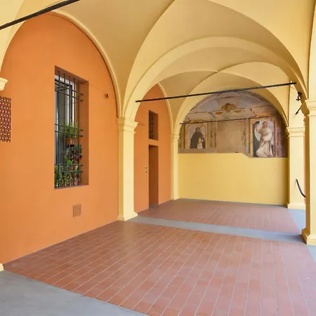 Historic In The Heart Of Bologna